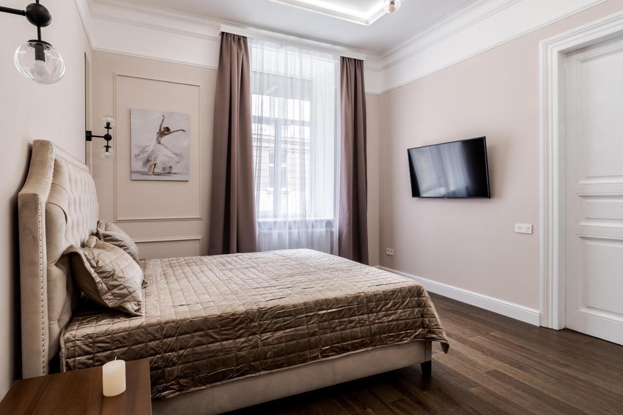 Neoclassic Apartment Lviv Exterior photo